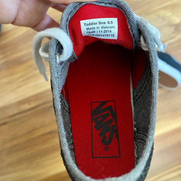 Vans - Toddler sz 6.5 - Picture 3 of 3